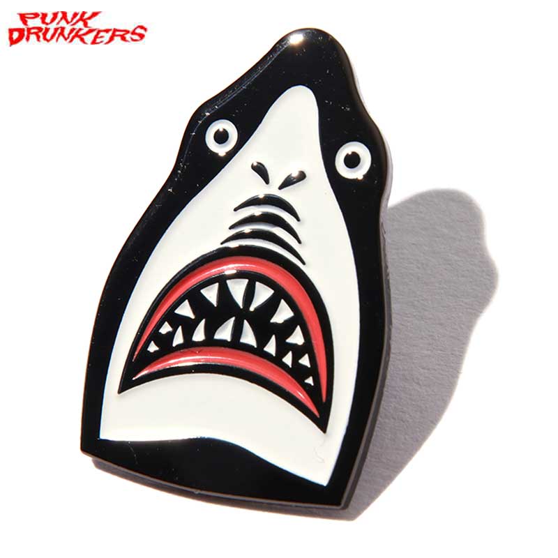 パンクドランカーズ PUNK DRUNKERS PDSピンズ 鮫人(WHITE) | 大阪